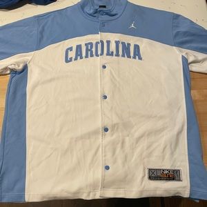 North Carolina Tar Heels men’s warm up shirt